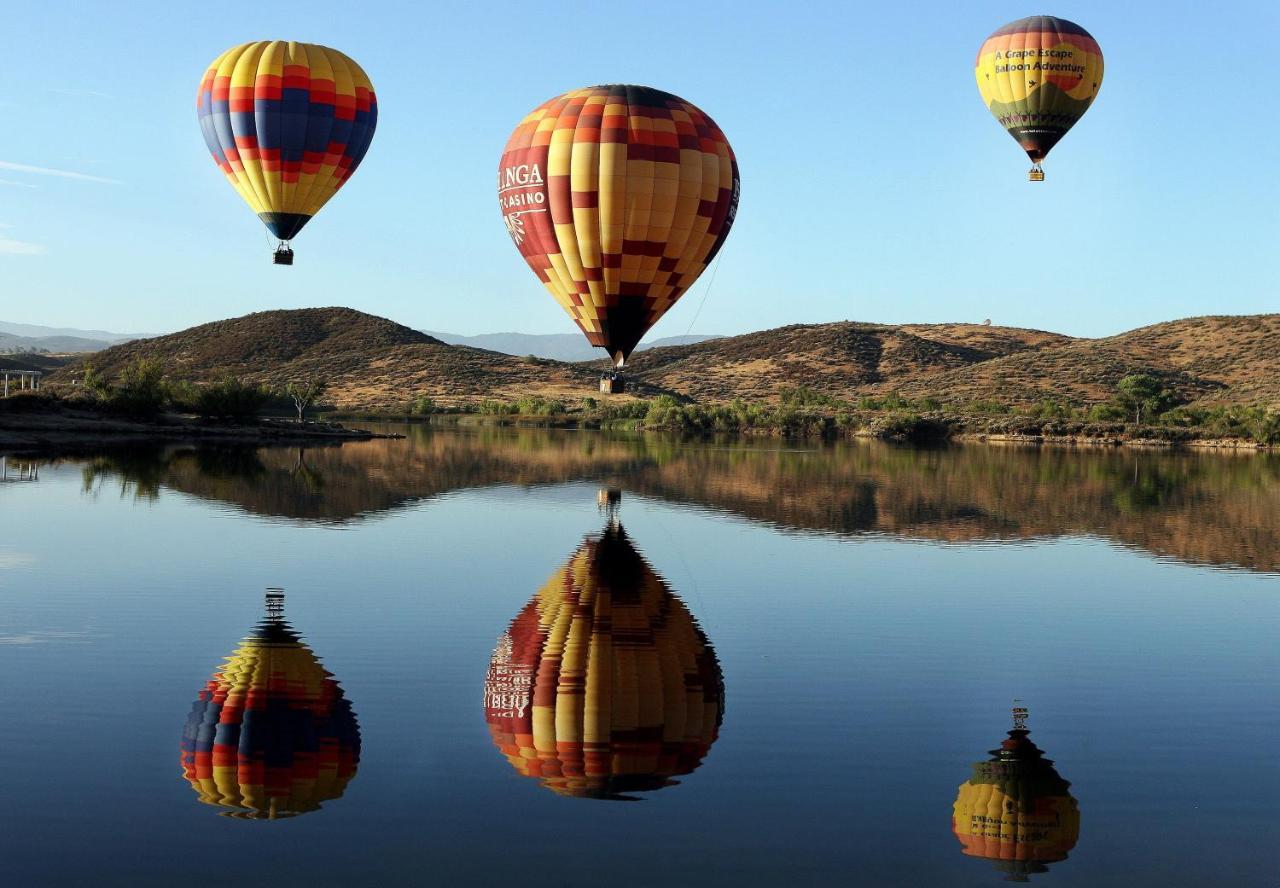 Balloons And Wine مورريتا المظهر الخارجي الصورة